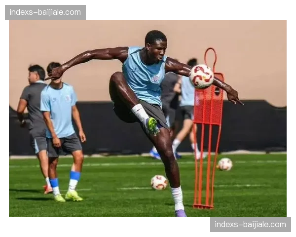 申花盖伊首秀五射三正两球一助攻 空中统治力支点作用明显